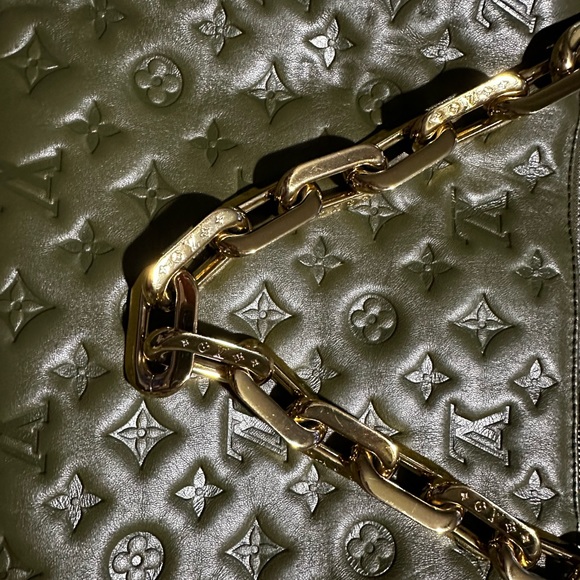 Louis Vuitton Coussin MM - Picture 8 of 16